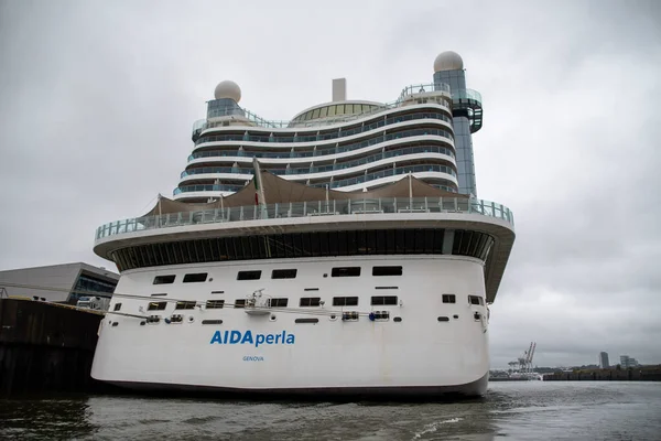 Aidaperla Hamburg Cruise Center Aidaperla Cruise Ship Aida Cruises Built —  Fotos de Stock