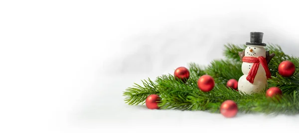 Snowman Christmas Time Red Christmas Ball Ornaments Fir Pine Tree — Stock Photo, Image