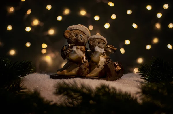 Deux Ours Peluche Jouet Sur Traîneau Neige Mode Hiver Noël — Photo