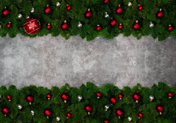 Fondo Navidad Con Adornos Blancos Rojos Decoración Festiva Ramas Abeto —  Fotos de Stock