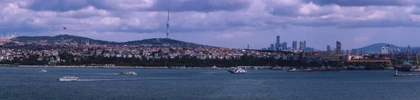 Vista Panorámica Estambul Mostrando Los Rascacielos Estambul Transporte Acuático Estambul —  Fotos de Stock