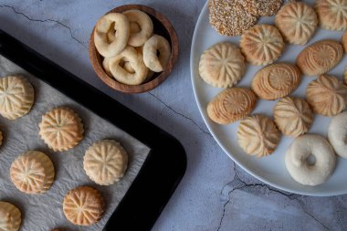 Bayramda farklı bir çeşit fırında pişmiş Fevkalade Kahk Kurabiyesi. 