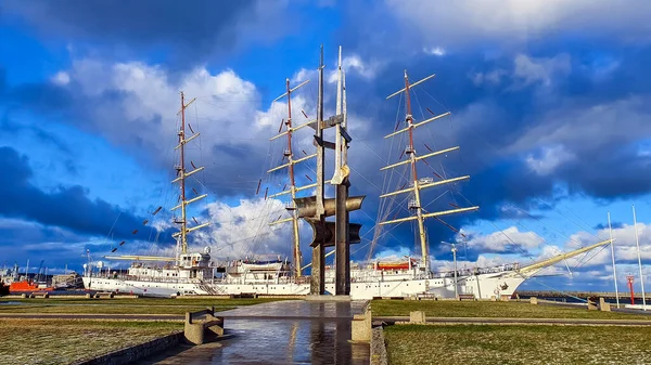 Gdynia Poland December 2021 Polish Sailing Ship Dar Mlodziezy Waterfront — стоковое фото