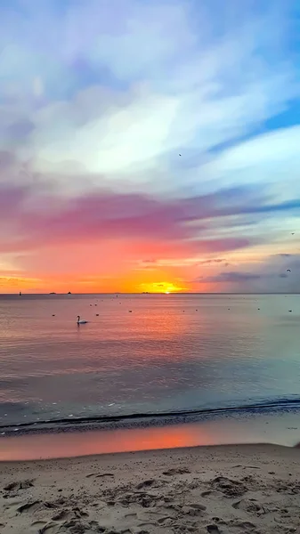 Unglaublich Farbenfroher Sonnenuntergang Der Polnischen Küste — Stockfoto