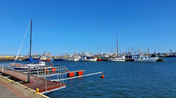 Wladyslawowo Polen Mai 2022 Fischerboote Hafen Mit Dem Dom Rybaka — Stockfoto