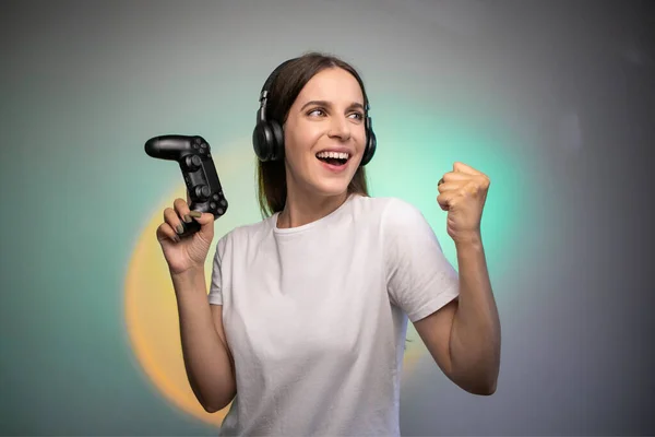 Game Win Happy Female Gamer Headphones Rejoices Victory Game Emotional — Fotografia de Stock