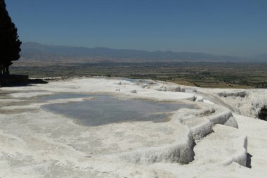 Pamukkale 'nin kar beyazı geçitleri