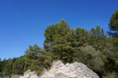 Setubal Portekiz sahilinde muhteşem dağlar