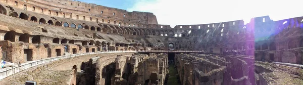Panaromikus Kilátás Colosseum Egy Napos Nyári Napon Belső Fotó Ősi — Stock Fotó