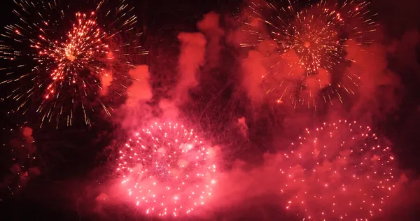 Czerwone Fajerwerki Świętują Rocznicę Szczęśliwego Nowego Roku 2022 Lipca Festiwalu — Zdjęcie stockowe