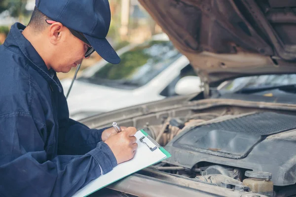 Serviço Carro Mecânico Garagem Auto Centro Móvel Automotivo Técnico Oficina — Fotografia de Stock