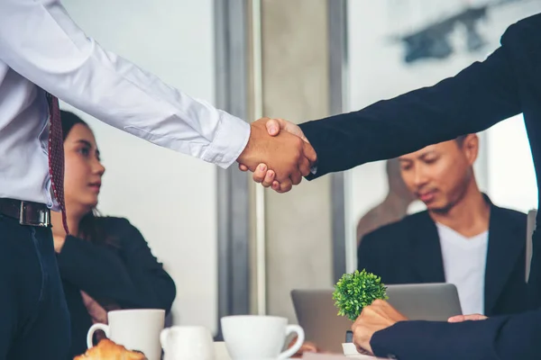 Team Business Partners Skakar Hand Tillsammans Till Hälsning Starta Småföretag — Stockfoto