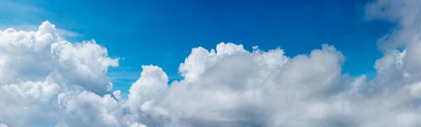 Banner Tropischer Sommer Blauer Himmel Flauschig Weiße Wolke Sommer Auf — Stockfoto