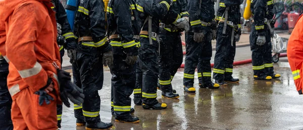 Firefighter Rescue Team Training Fire Fighting Extinguisher Firefighter Teamwork Fighting — Zdjęcie stockowe