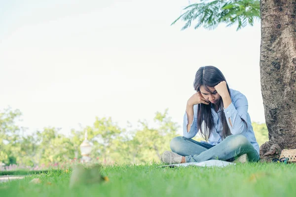 Stress Asiatiska Kvinnor Huvudvärk Har Migrän Känsla Tempel Stressande Upprörd — Stockfoto