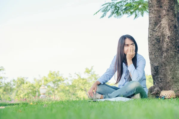 Stress Asiatiska Kvinnor Huvudvärk Har Migrän Känsla Tempel Stressande Upprörd — Stockfoto