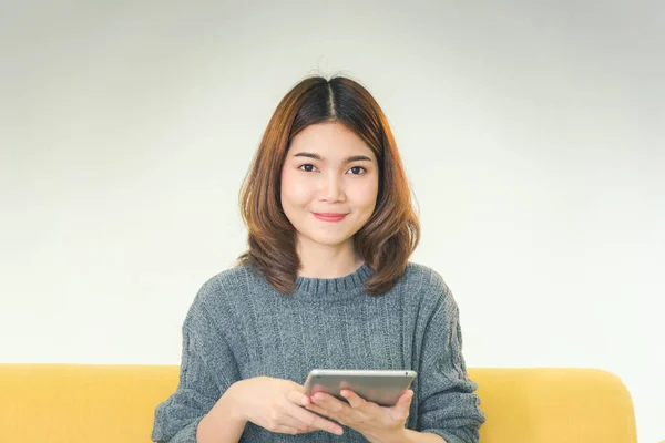 Mujer Asiática Que Utiliza Tableta Digital Compras Línea Llamada Mensajes — Foto de Stock