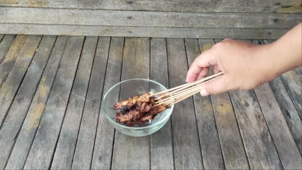 Csirke Satay Ízletes Indonéz Ételek — Stock videók