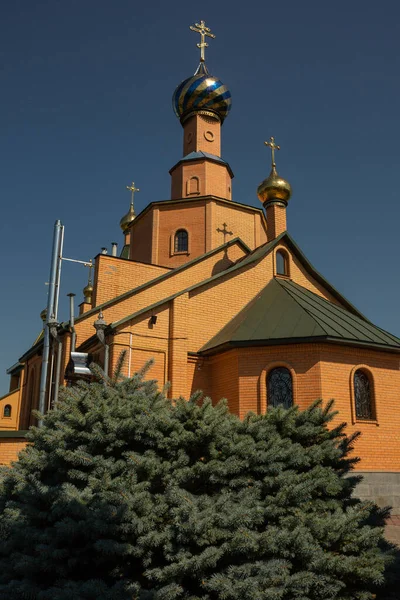 Iglesia Ortodoxa Contra Cielo Azul Concepto Religión Viajes Arquitectura —  Fotos de Stock