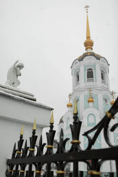 Kar Yağarken Ortodoks Kilisesi Konsept Din Seyahat Mimari — Stok fotoğraf