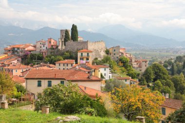 Ameglia, İtalya - Ameglia Kalesinin güzel manzarası - Castello di Ameglia