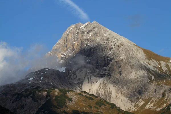 Paisagem Montanhosa Alpina Com Nuvens Áustria — Fotografia de Stock