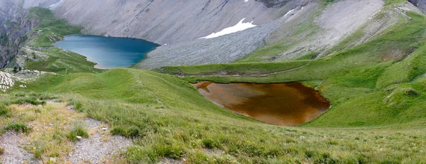 Scenic Landscape Two Colorful Mountain Lakes Swiss Alps — Stock fotografie