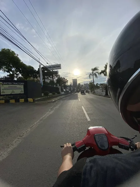 Monter Scooter Dans Après Midi — Photo