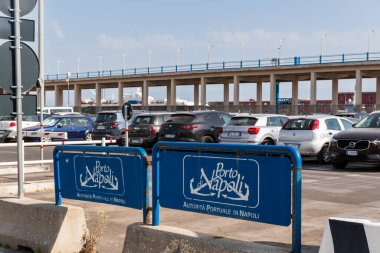 Napoli, İtalya. 28 Mayıs 2022. Napoli 'deki Stazione Marittima terminalinin panoramik görüntüsü.