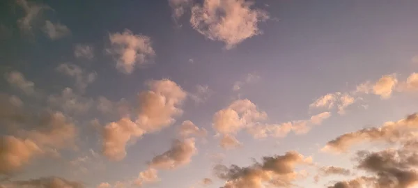 Image Ciel Coloré Avec Des Nuages Sombres Fin Après Midi — Photo