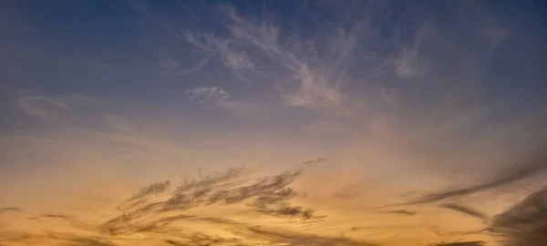 Brezilya Öğleden Sonra Koyu Bulutlu Renkli Gökyüzü Görüntüsü — Stok fotoğraf