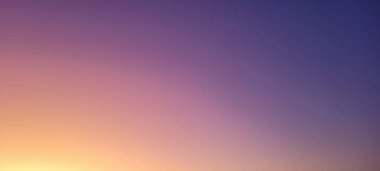 Brezilya 'da öğleden sonra koyu bulutlu renkli gökyüzü görüntüsü