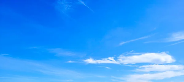 Brezilya 'da öğleden sonra koyu bulutlu renkli gökyüzü görüntüsü