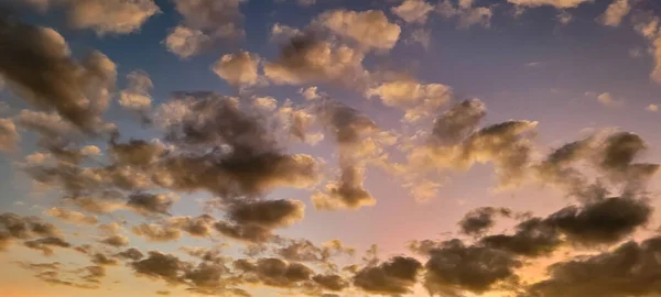 Bild Eines Bunten Himmels Mit Dunklen Wolken Späten Nachmittag Brasilien — Stockfoto