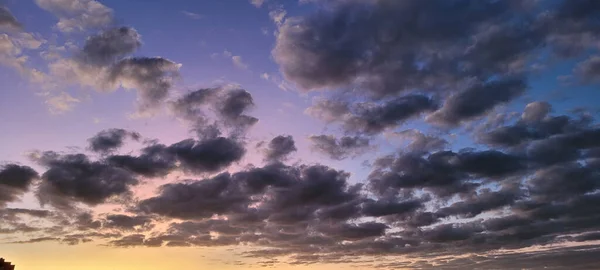 Bild Eines Bunten Himmels Mit Dunklen Wolken Späten Nachmittag Brasilien — Stockfoto