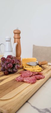 Akşam yemeğinde ev yapımı yemeğin gastronomik görüntüsü