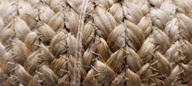 Dekorasyon nesnesine dönüştürülmüş saman örgüsünün el işi