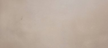 Soyut gri yanmış çimento döşeme desenli koyu renk arka plan panel üzerinde