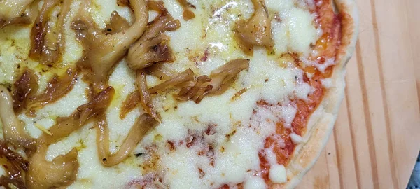 Homemade Mushroom Cheese Pizza Sauce Homemade Dough — 图库照片