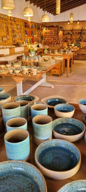 handmade ceramics of cups, plates and vases made in the interior of Brazil
