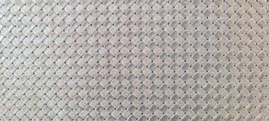 Soyut gri yanmış çimento döşeme desenli koyu renk arka plan panel üzerinde