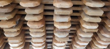 Soyut panelde koyu damarları olan rustik ahşap arkaplanı aydınlat