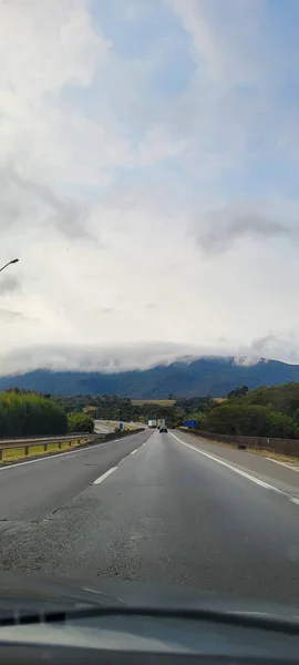 Paysage Sud Minas Gerais Voiture Mouvement Sur Route Nuageux Avec — Photo