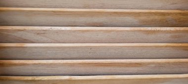 Soyut panelde koyu damarları olan rustik ahşap arkaplanı aydınlat