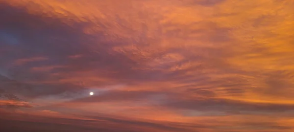 Sonnenuntergang Späten Nachmittag Brasilien Goldene Schatten Mit Mond Und Wolken — Stockfoto
