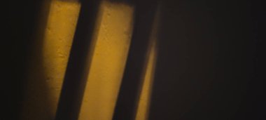 Duvarda gölgesi olan karanlık bir arka plan, Brezilya 'da öğleden sonra