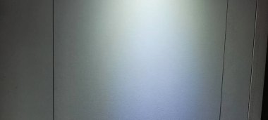 koyu arkaplan kırsal dokuya sahip, gri renkli ışıklandırma