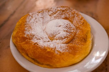 Ensaimada, Mallorca 'dan geleneksel tatlı pasta.