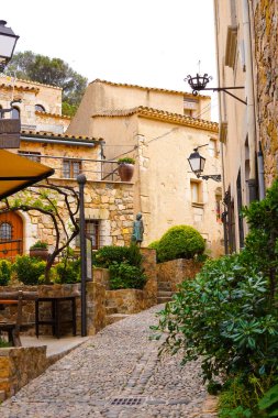 Tossa de Mar, İspanyol mahallesindeki eski ortaçağ şehrinin sokağı, CostaBrava 