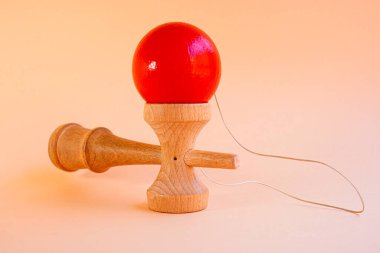 Kendama, Japon eski tahta oyuncağı.